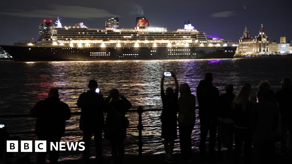 In pictures: Queen Mary 2 leaves Liverpool